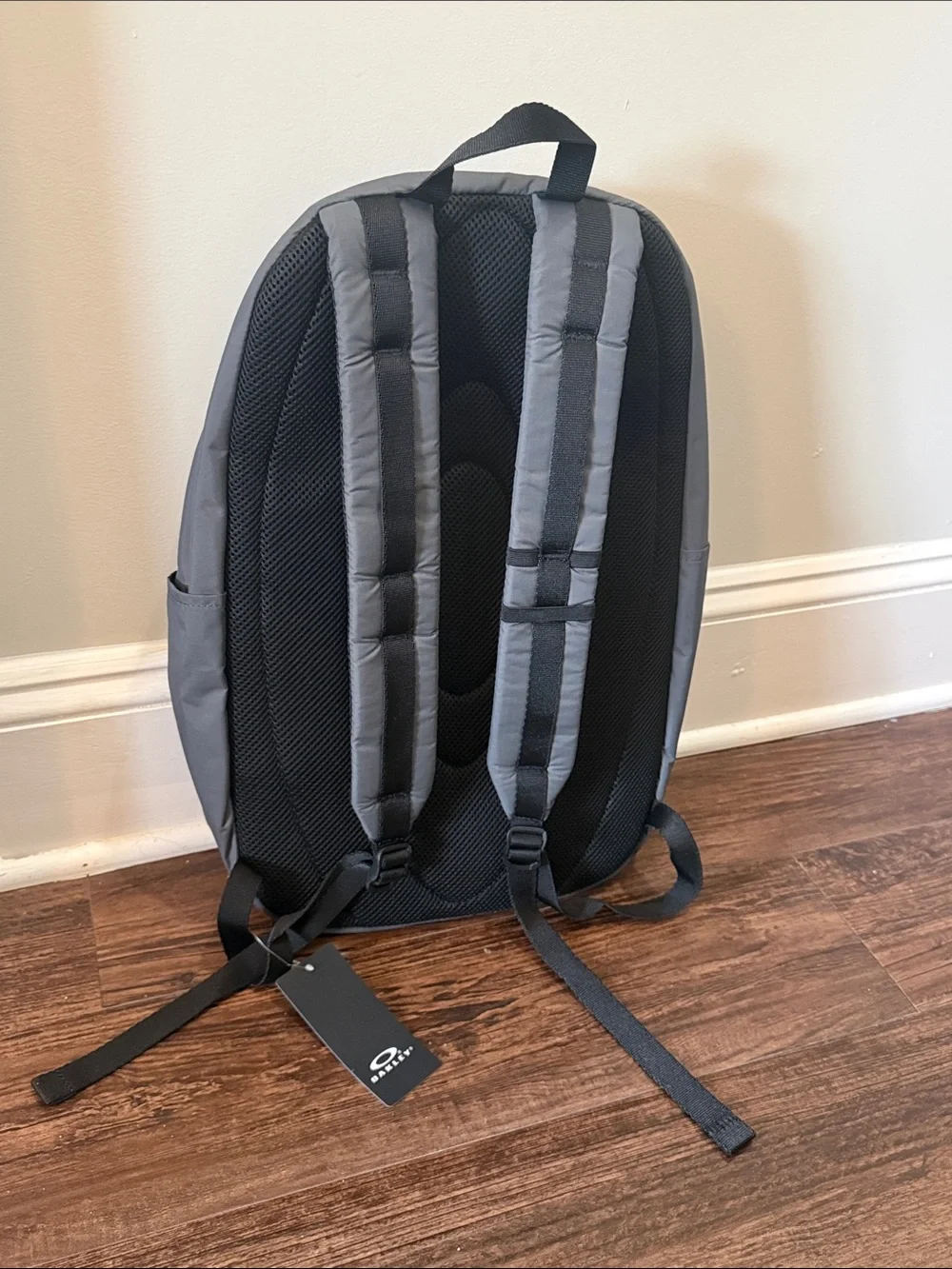 Oakley 22L Sport Backpack Forged Iron Men's Everyday Backpack NWT!